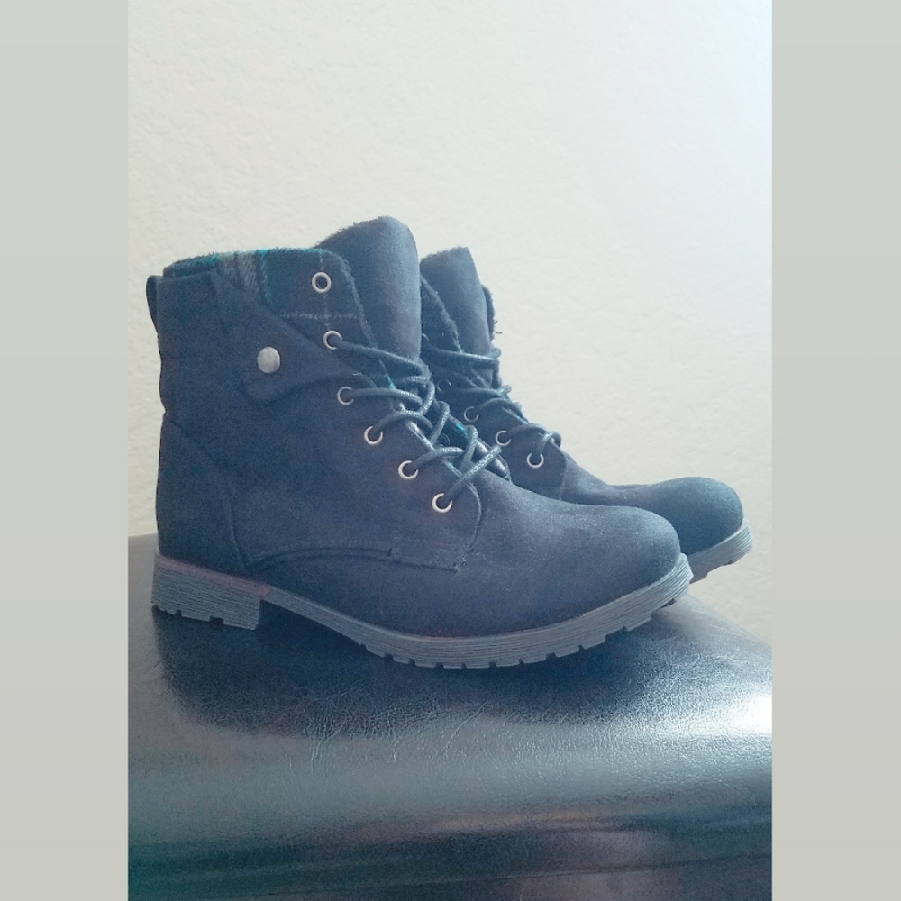 Womens Black Booties